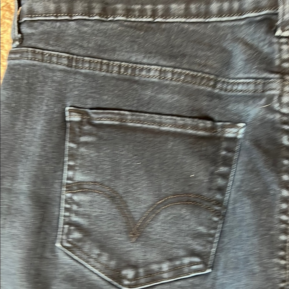 Levi's Perfectly Shaping Women's Boot Cut Jeans - Dark Blue Size 35 Waist

0113 - Picture 8 of 9